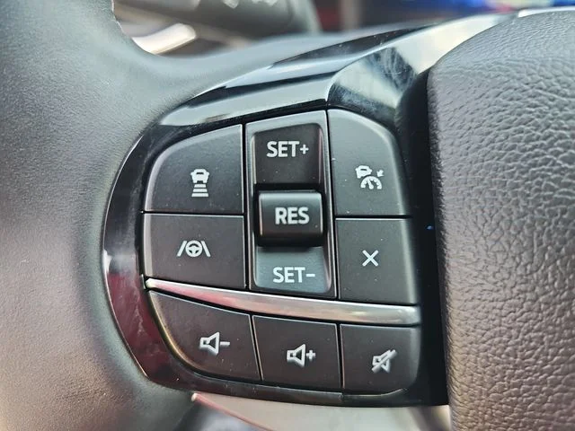 Used 2023 White Ford Platinum image 17