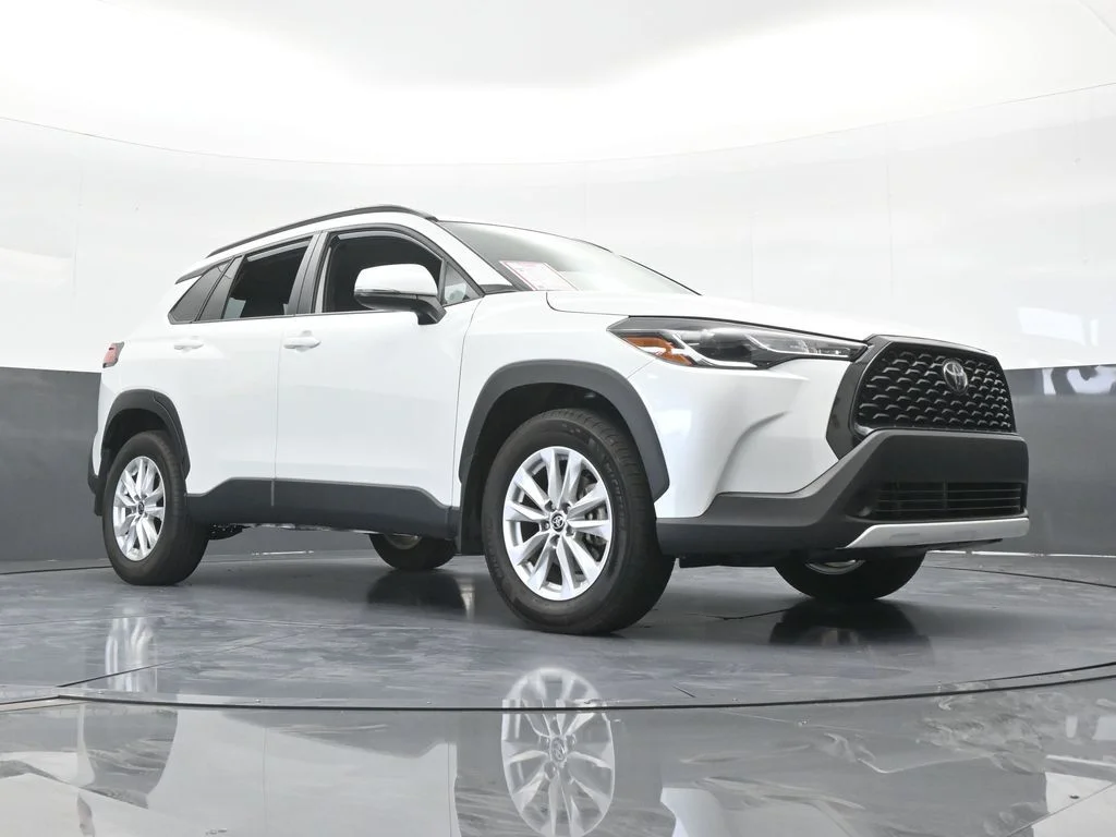 Used 2024 Pearl Toyota LE image 61