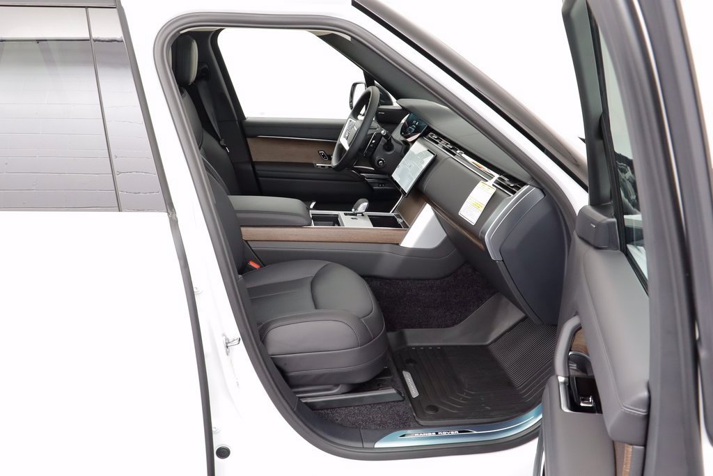 New 2025 Fuji White LAND ROVER SE PHEV image 20