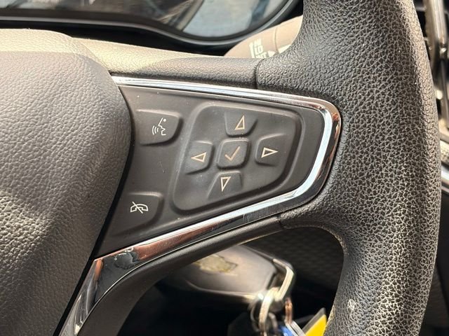Used 2018 Silver Chevrolet LT image 13