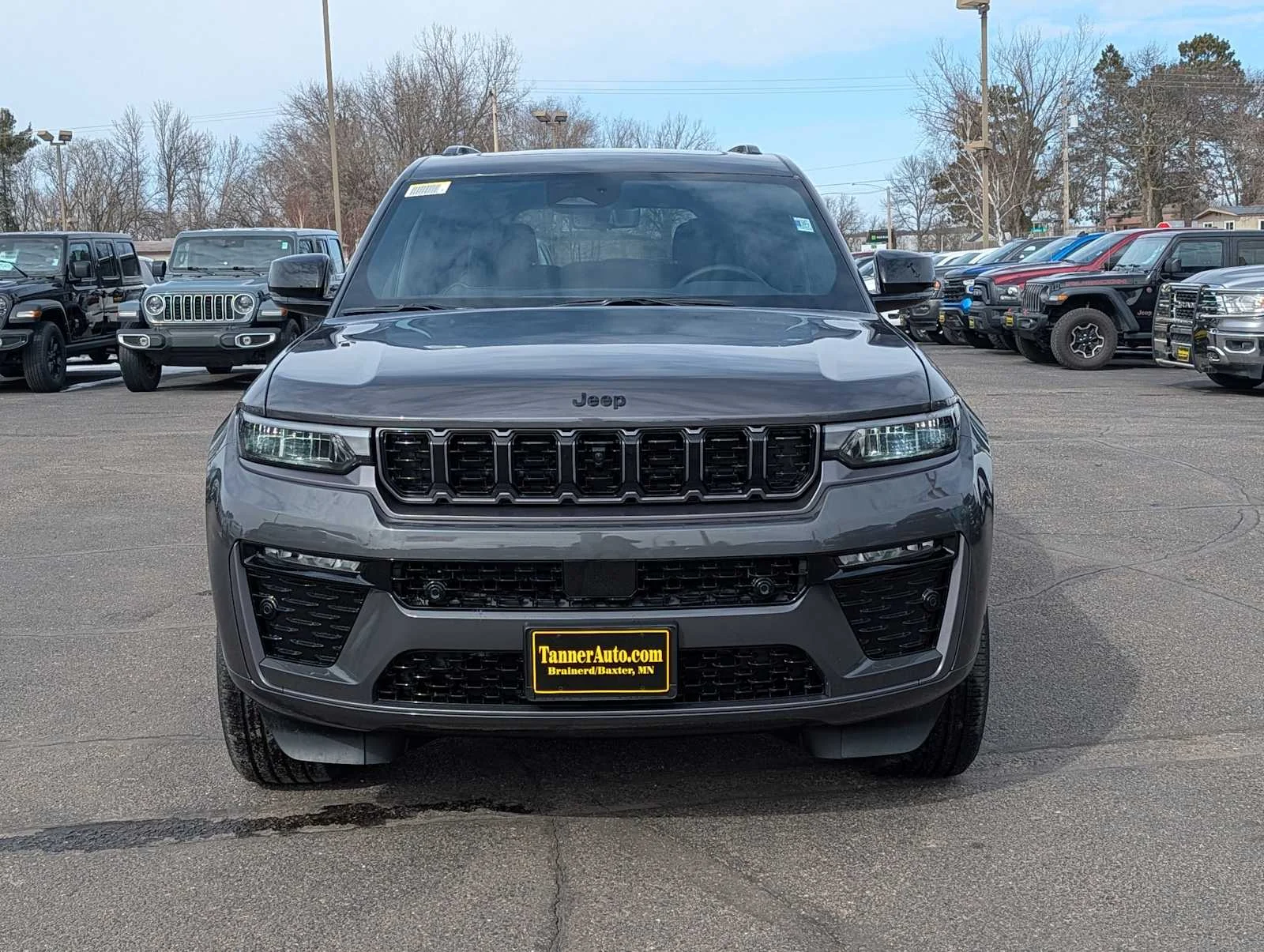New 2026 Baltic Gray Metallic Clear-Coat Exterior Paint Jeep Limited Reserve image 2