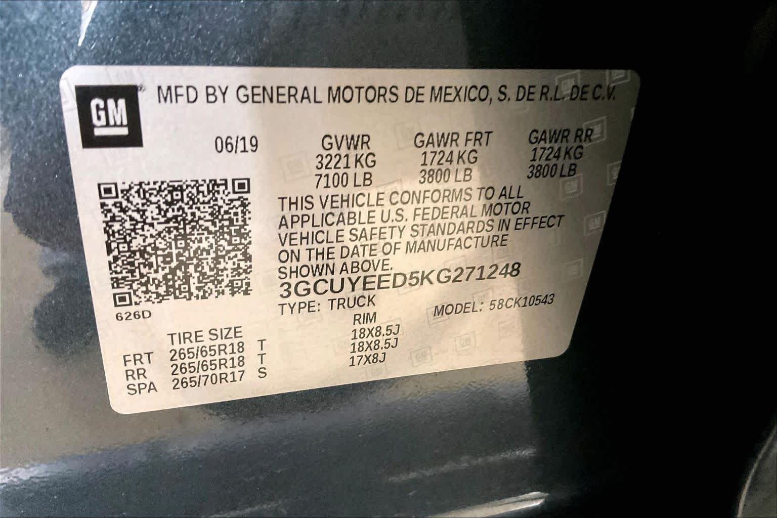 Used 2019 Shadow Gray Metallic Chevrolet RST image 31