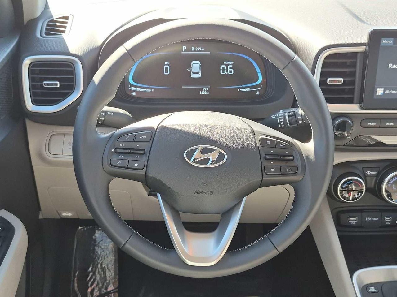 New 2026 Shimmering Silver Hyundai SEL image 21
