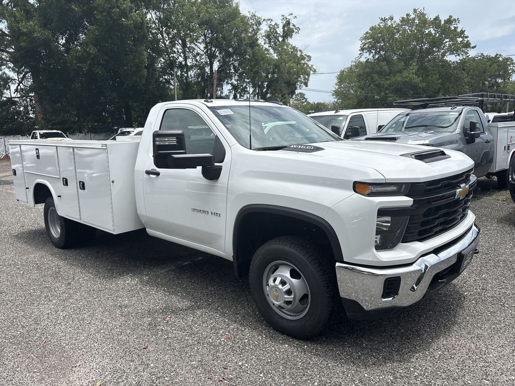 New 2026 Summit White Chevrolet Work Truck image 17