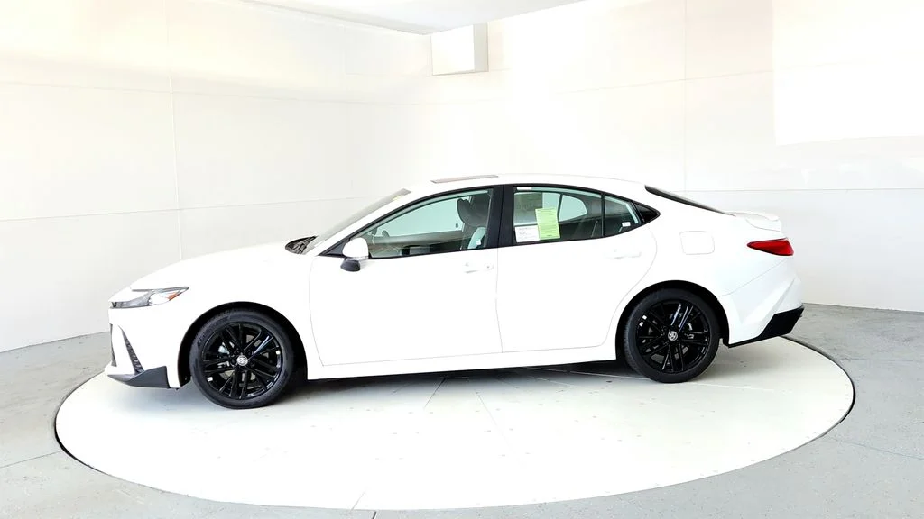 New 2026 Ice Cap Toyota SE image 3