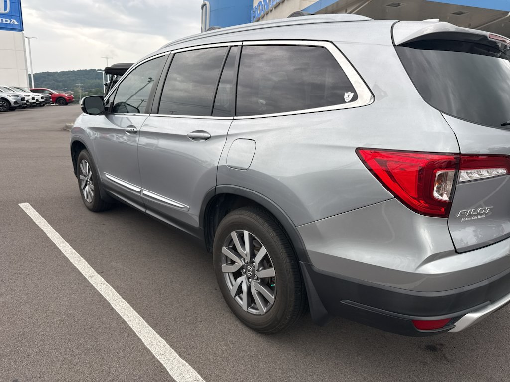 Used 2019 Lunar Silver Metallic Honda EX-L image 10