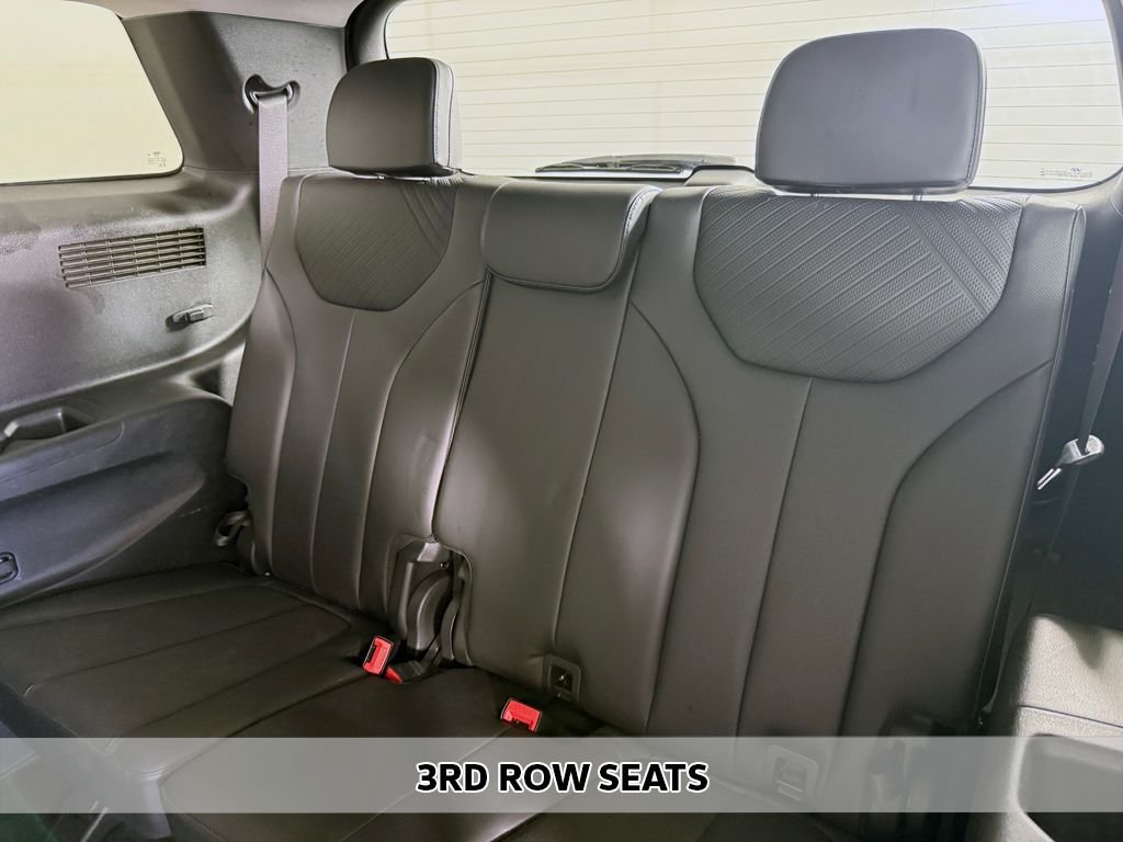 Used 2023 White Hyundai SEL image 13