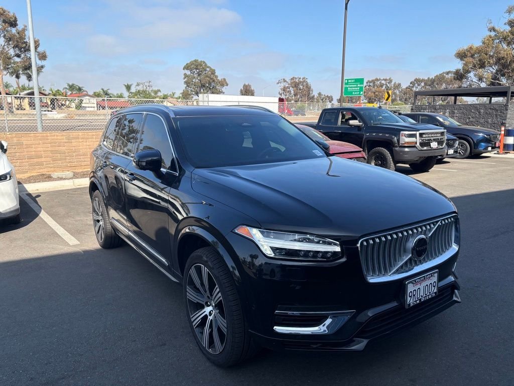 Used 2025 Onyx Black Metallic Volvo T8 Plus image 4