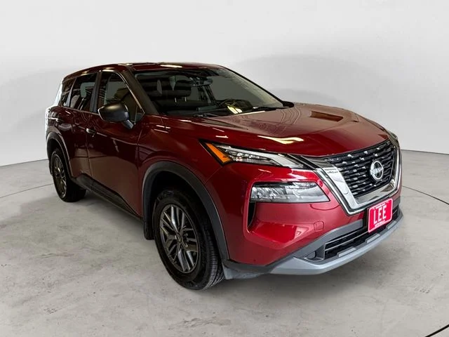 Used 2023 Red Nissan S image 8