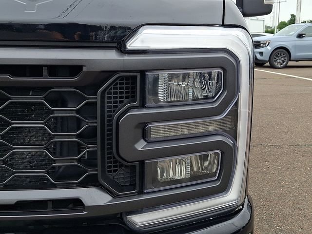 Used 2023  Ford Lariat image 9