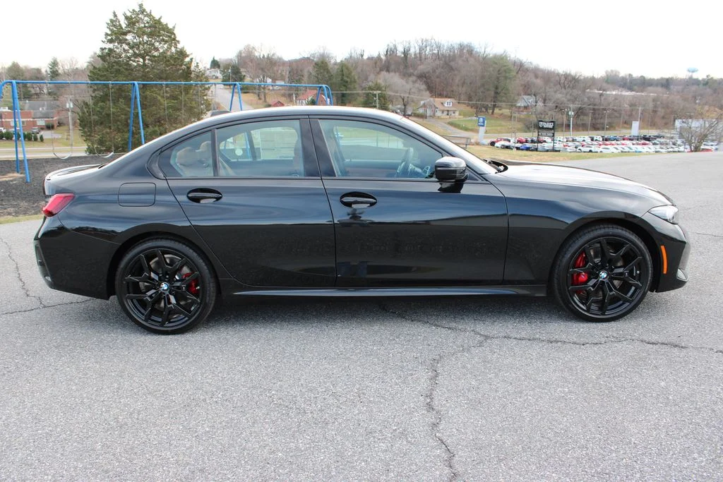 2026 BMW 3 Series 330i - Photo 9