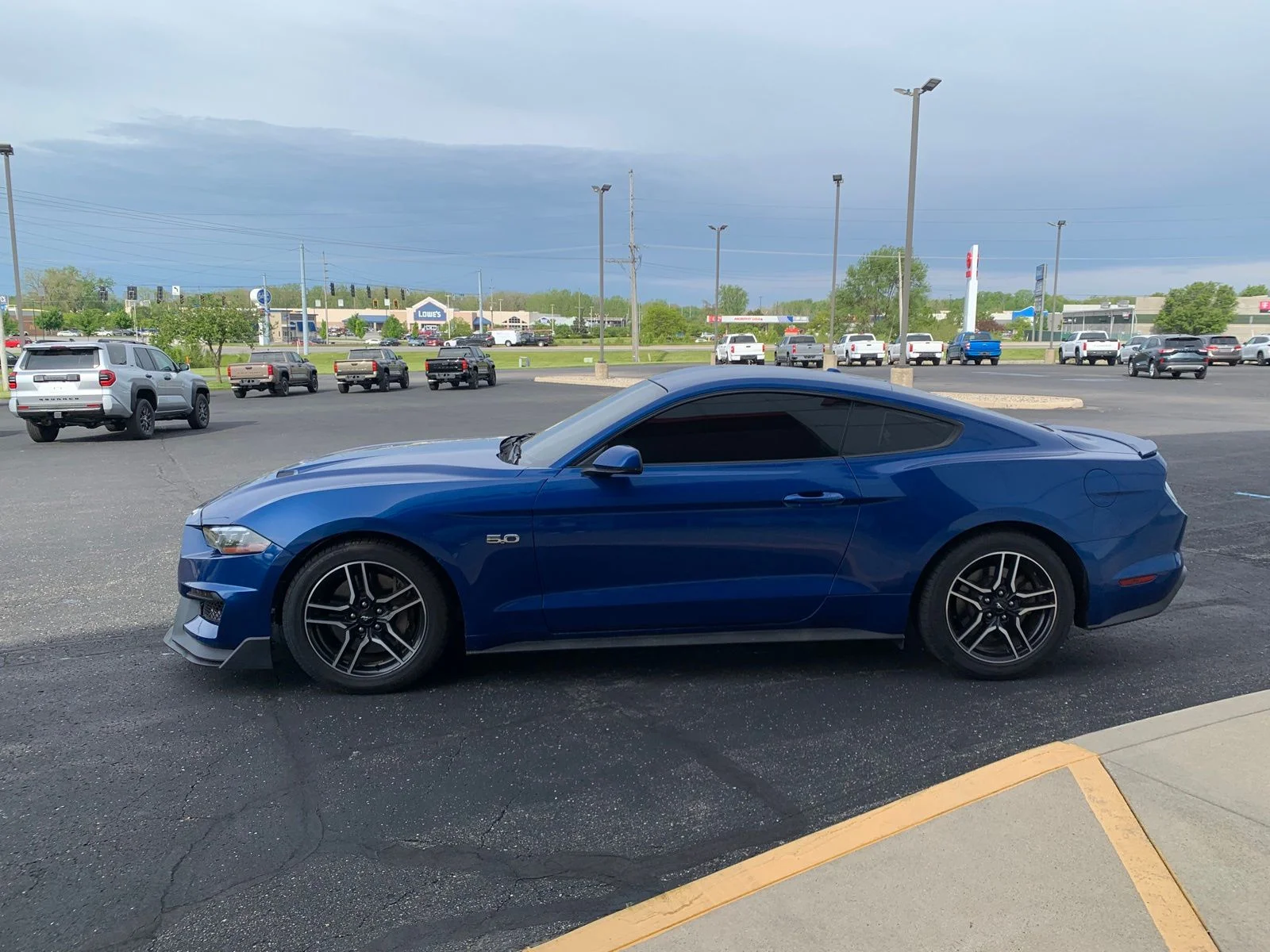 Used 2018 Blue Ford GT Premium image 4