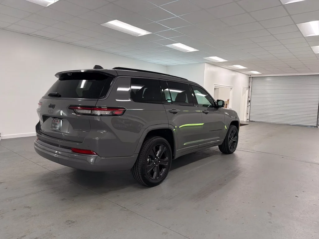 New 2027 Gray Jeep Limited image 6