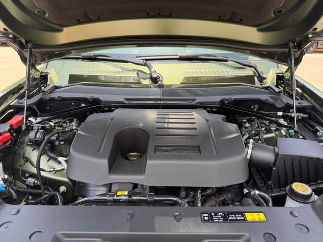 New 2026 Woolstone Green Land Rover X-Dynamic SE image 19