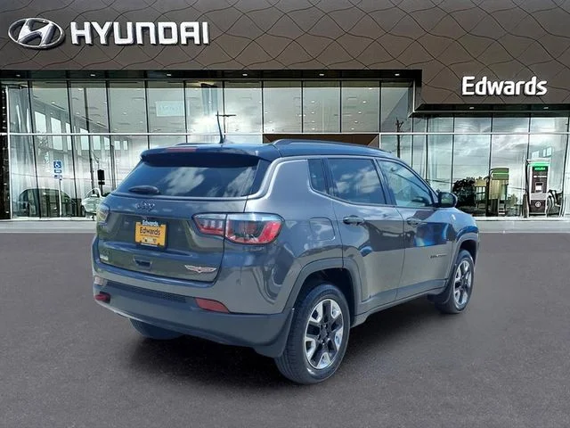 Used 2017 Gray Jeep Trailhawk image 7