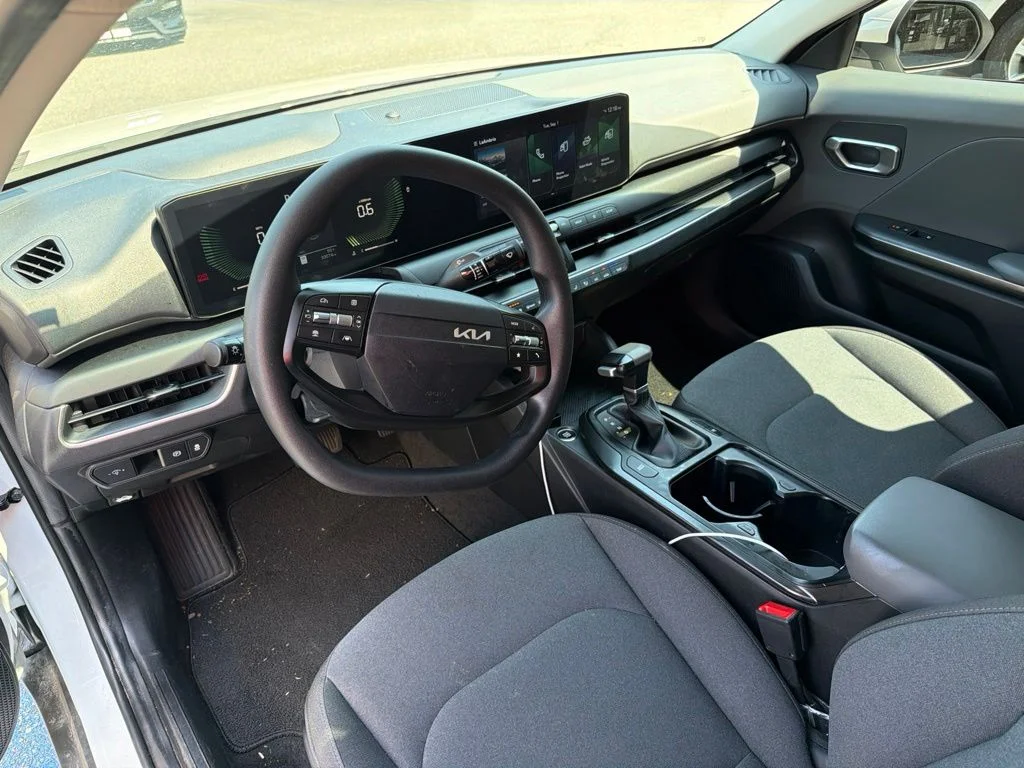 Used 2025 White Kia LX image 12