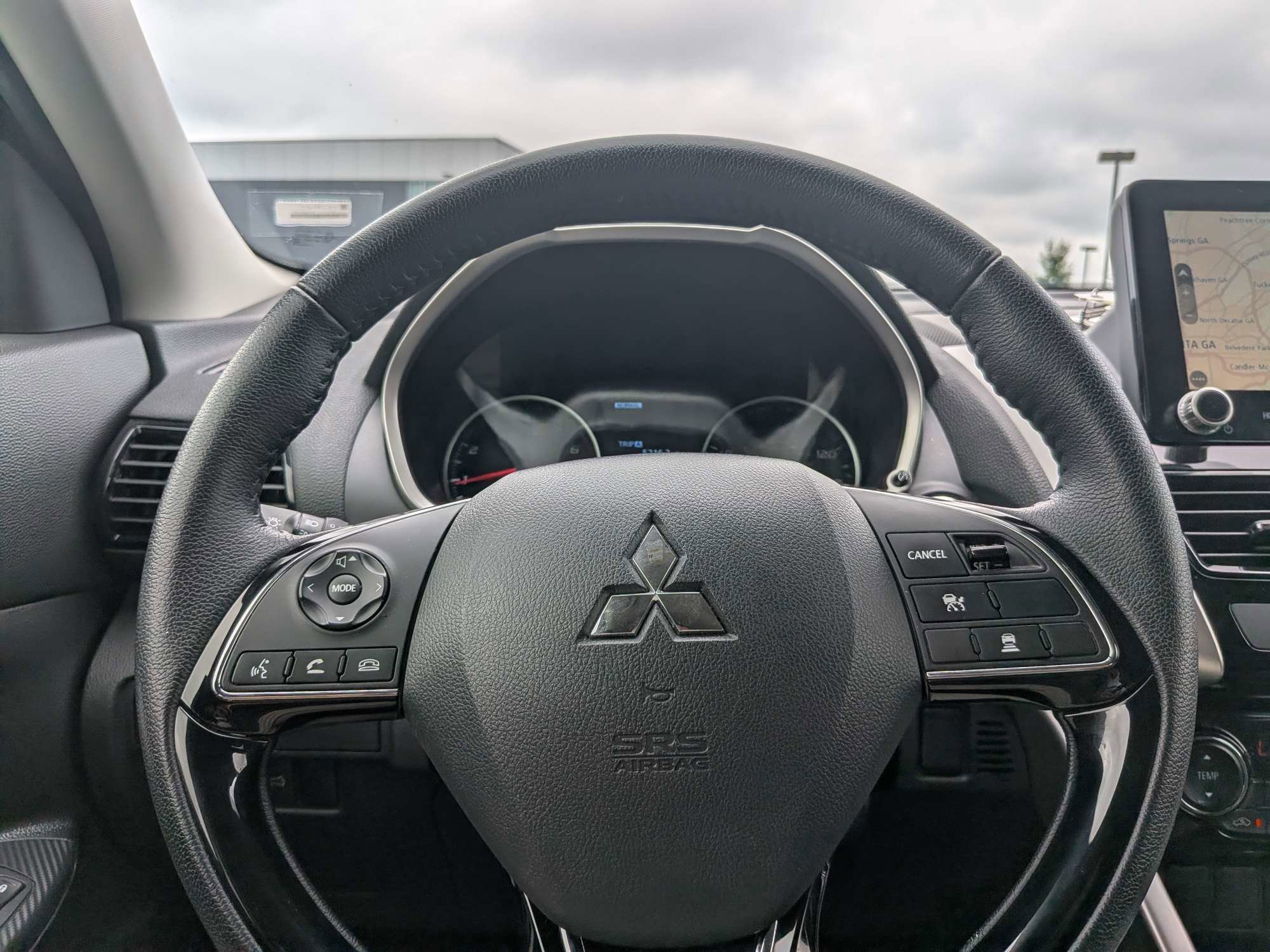 Used 2025 Silver Mitsubishi SE image 25