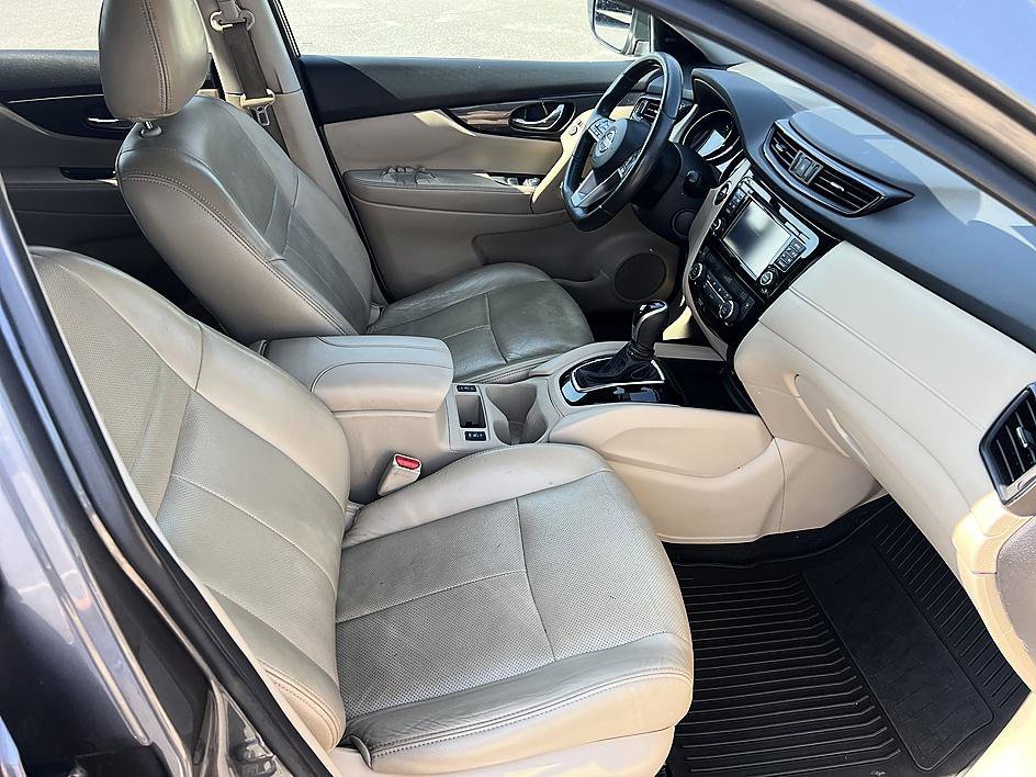 Used 2017 Gun Metallic Nissan SV image 17