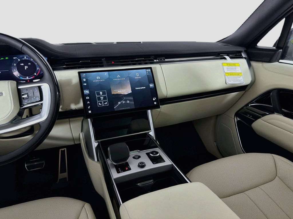 New 2027 Santorini Black Land Rover SE image 25