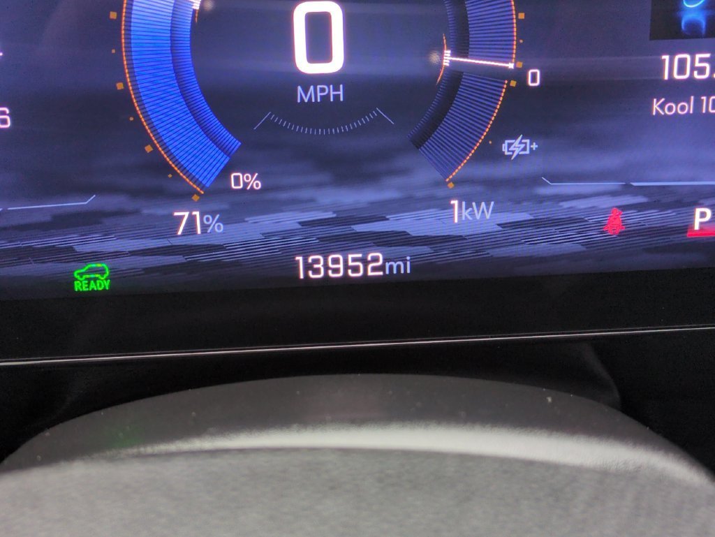 Used 2024 Galaxy Gray Metallic Chevrolet LT image 16