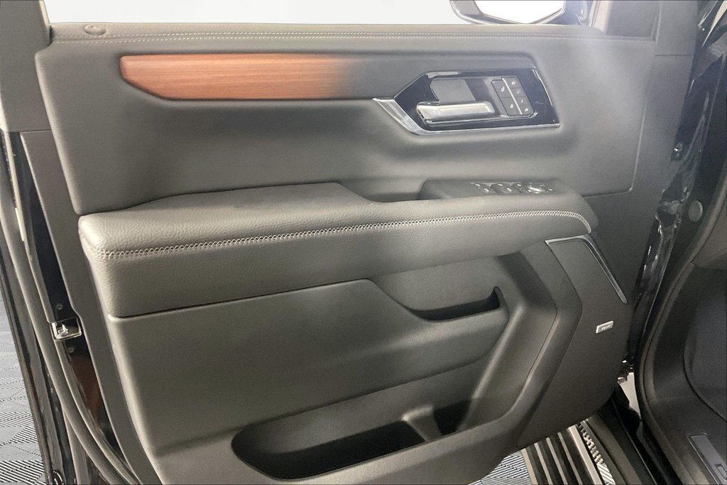 2026 GMC Yukon Denali - Photo 19