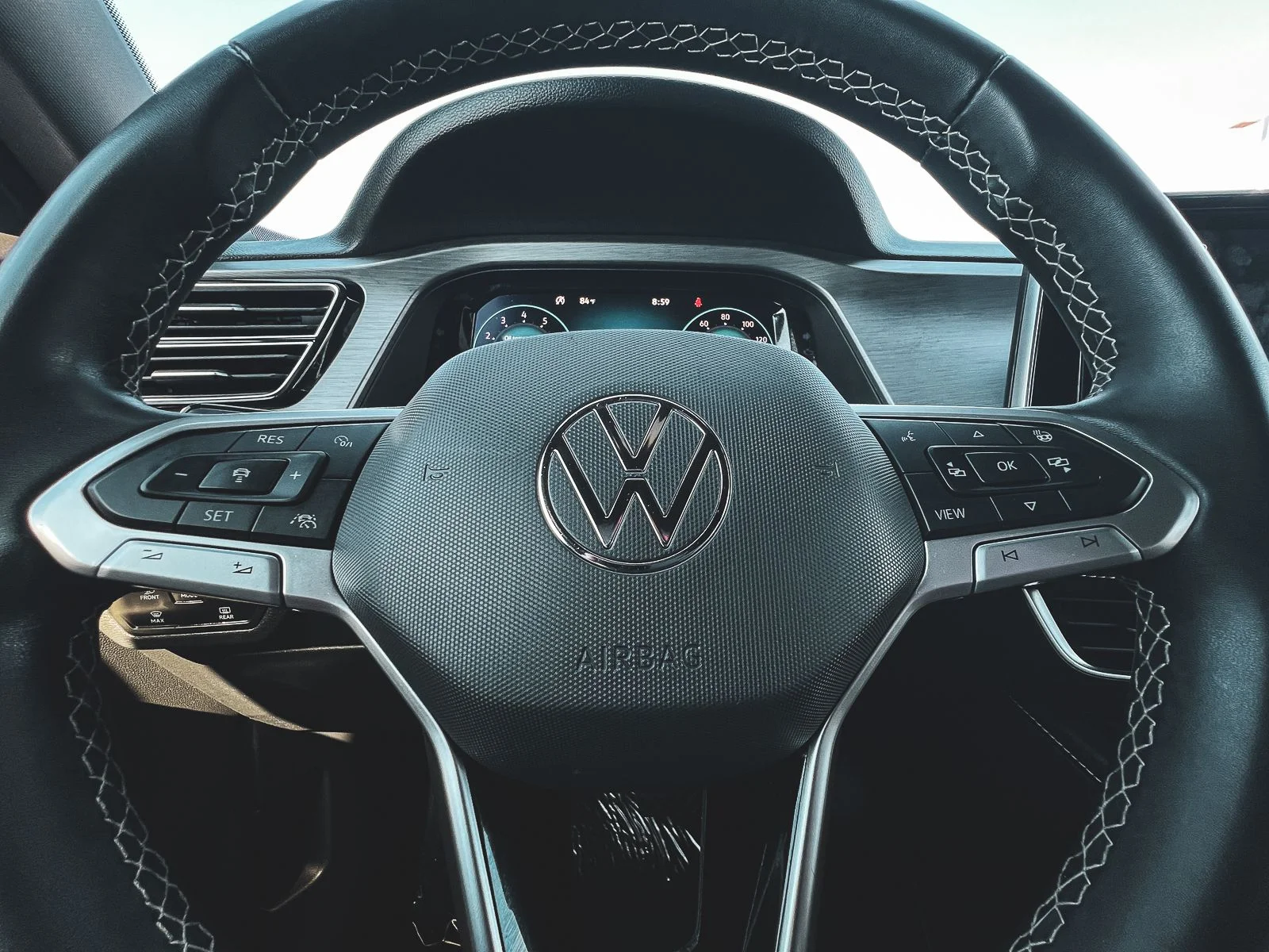 2024 Volkswagen Atlas Cross Sport SE w/Tech - Photo 28