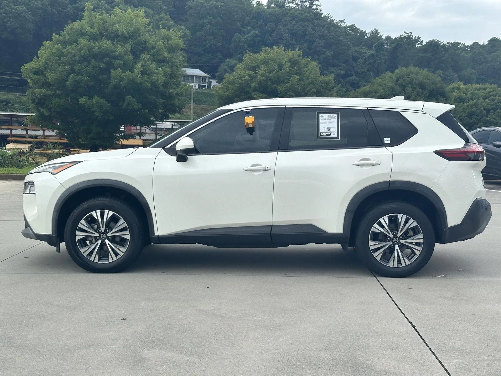 Used 2021 Pearl White Tricoat Nissan SV image 4