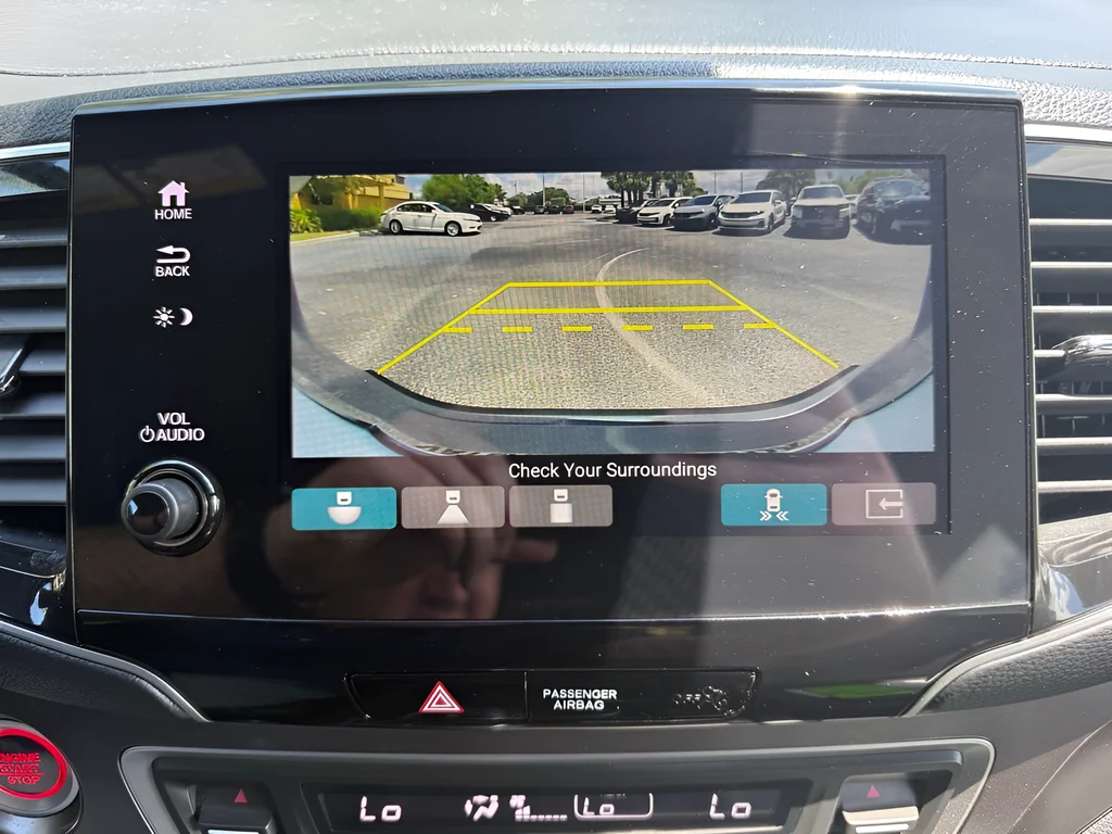 2025 Honda Passport EX-L - Photo 18