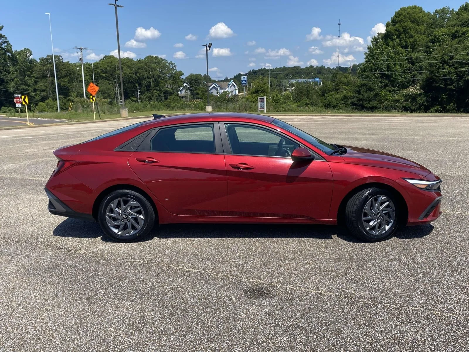 Used 2024 Red Hyundai SEL image 8