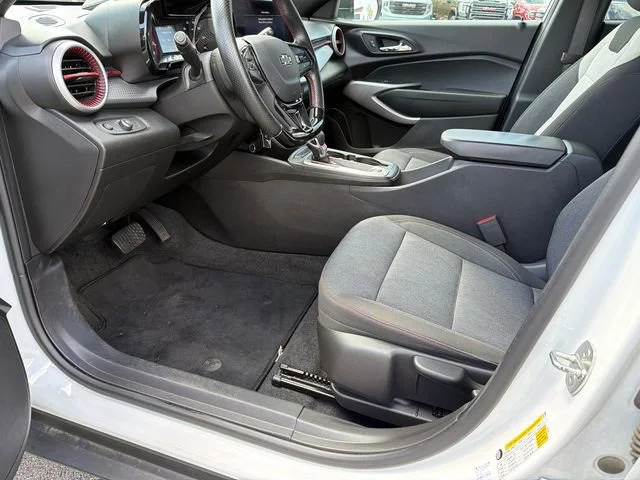 Used 2024 Summit White Chevrolet 1RS image 9