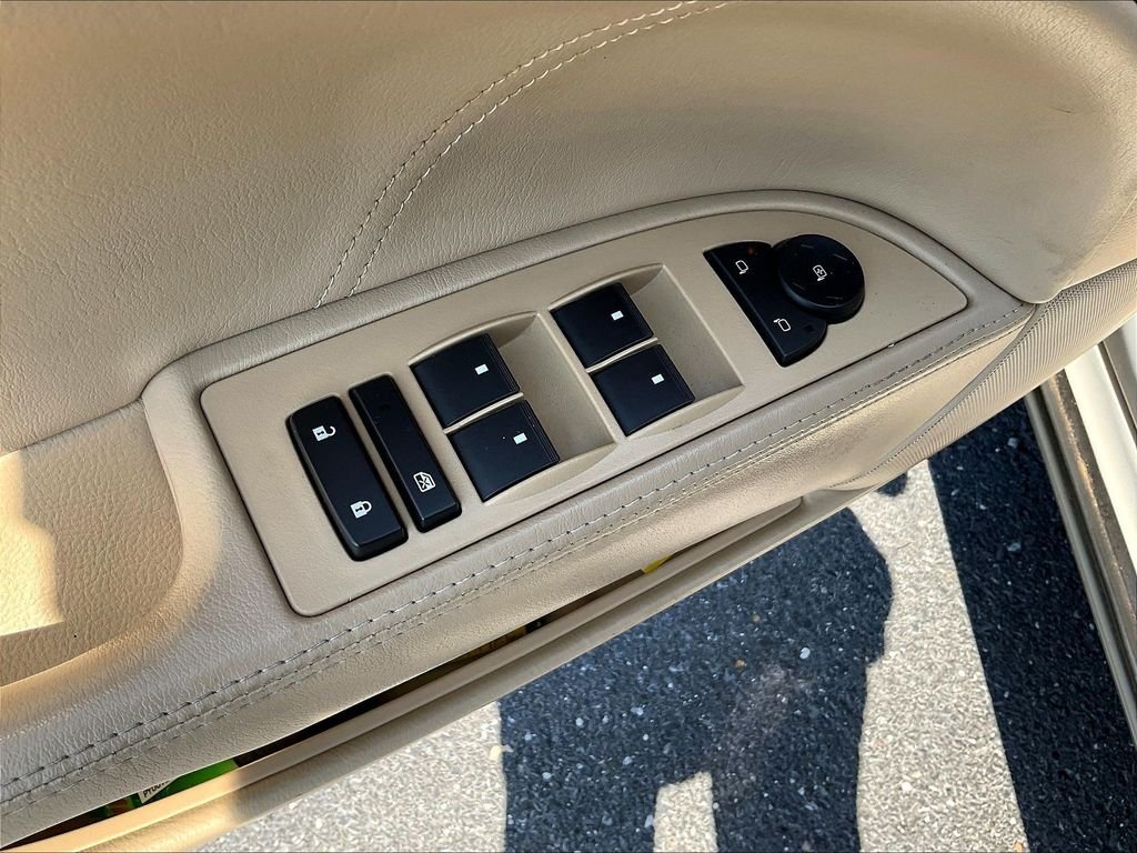 Used 2008 Gold Buick CXL image 18