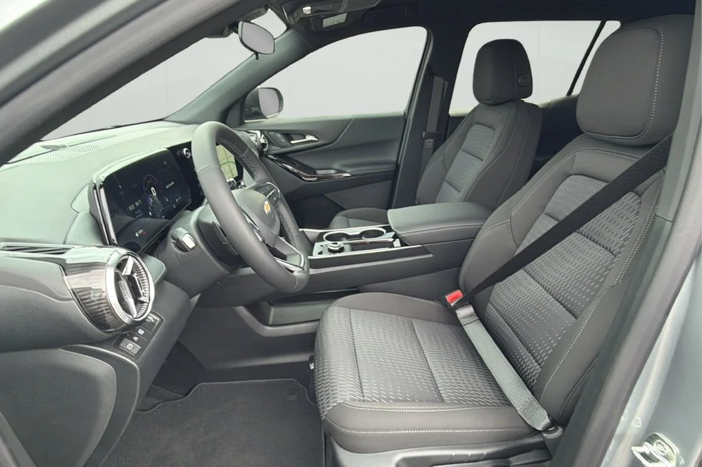 New 2027 Sterling Gray Metallic Chevrolet LT image 18