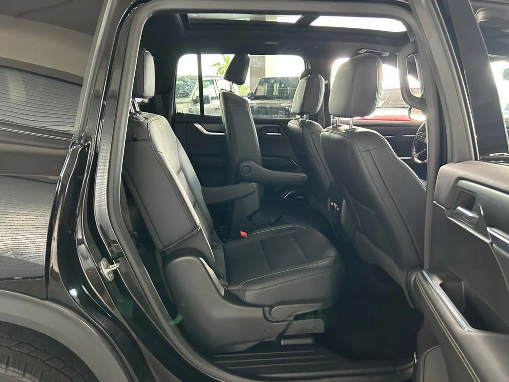 Used 2024 Ebony Twilight Metallic GMC Elevation image 43
