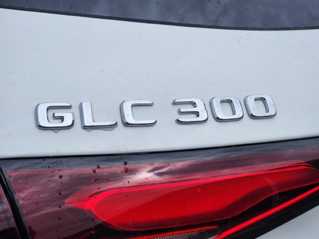 New 2027 Polar White Mercedes-Benz GLC 300 image 14