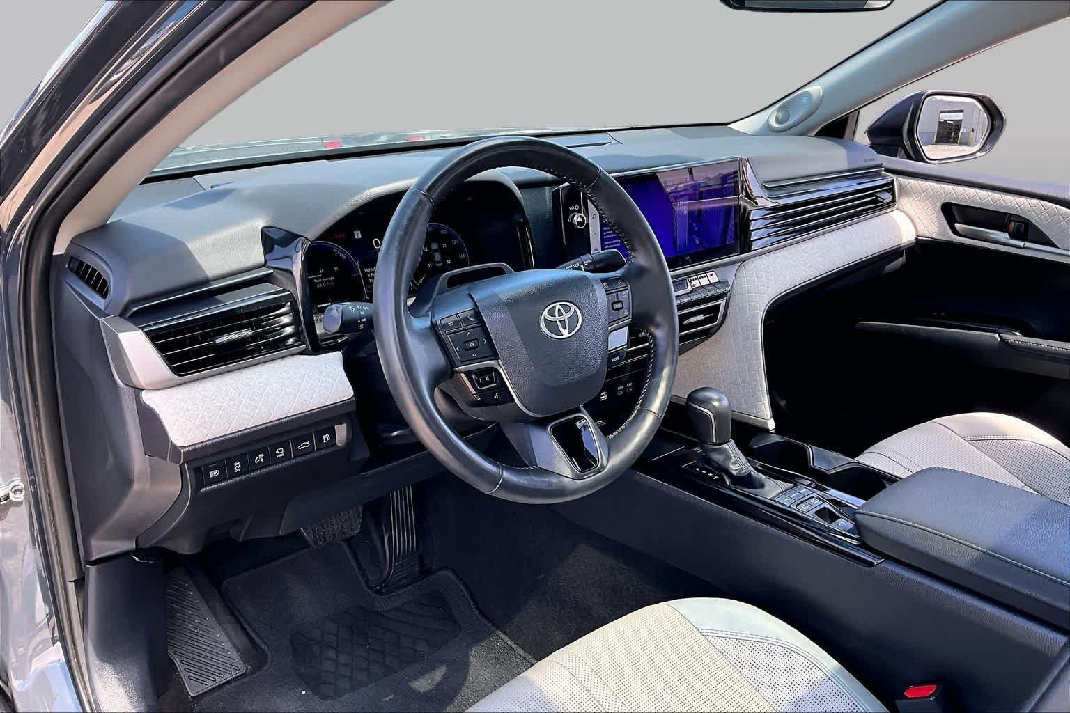 Used 2025 UNDERGROUND Toyota XLE image 18