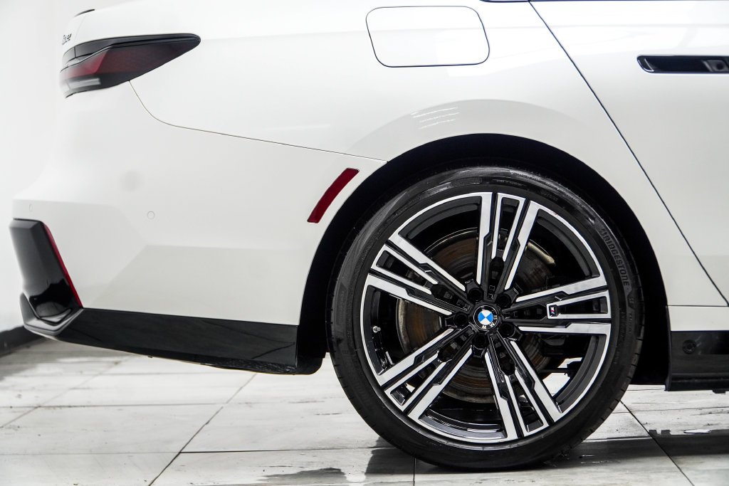 Used 2025 White BMW 750e xDrive image 12
