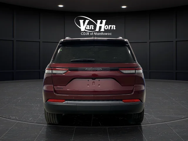 New 2026 Velvet Red Pearl-Coat Exterior Paint Jeep Limited image 5