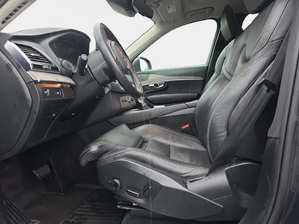 Used 2022 Gray Metallic Volvo T6 Inscription image 12