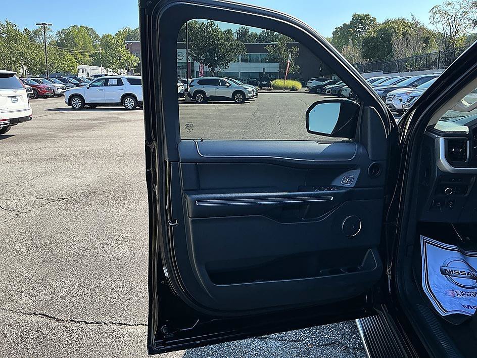 Used 2022 Black Metallic Ford XLT image 12