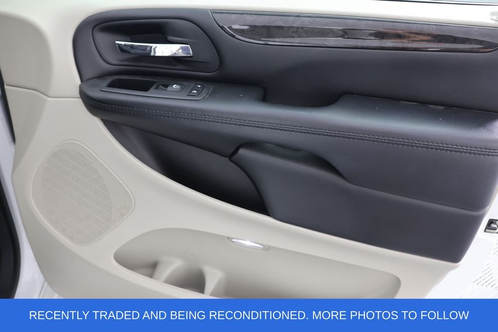 Used 2019 White Dodge SE image 22