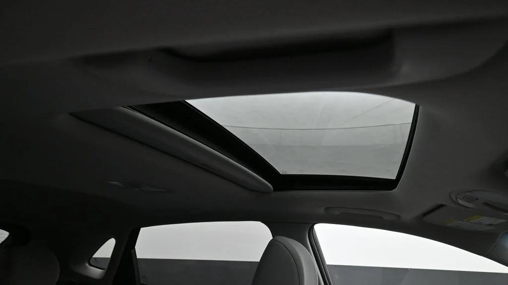 Used 2023 Black Hyundai SEL image 19