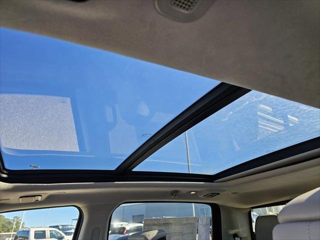New 2025 Ivory White Tri-Coat Pearl-Coat Exterior Paint RAM  image 20