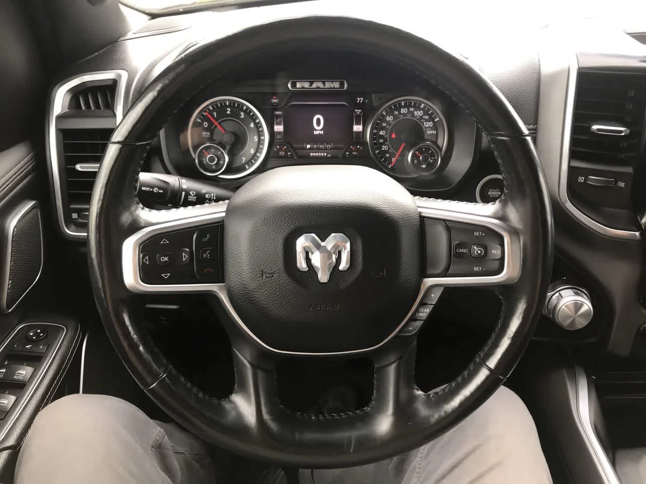 Used 2020 Diamond Black Crystal Pearlcoat Ram Laramie image 18