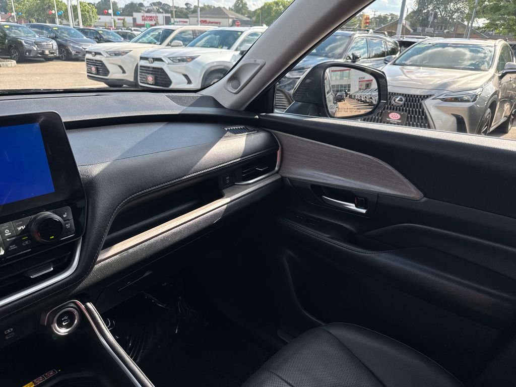 Used 2024 Black Toyota Platinum image 31