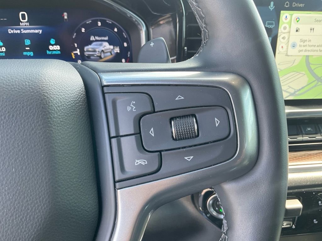 Used 2025 Summit White Chevrolet RST image 28