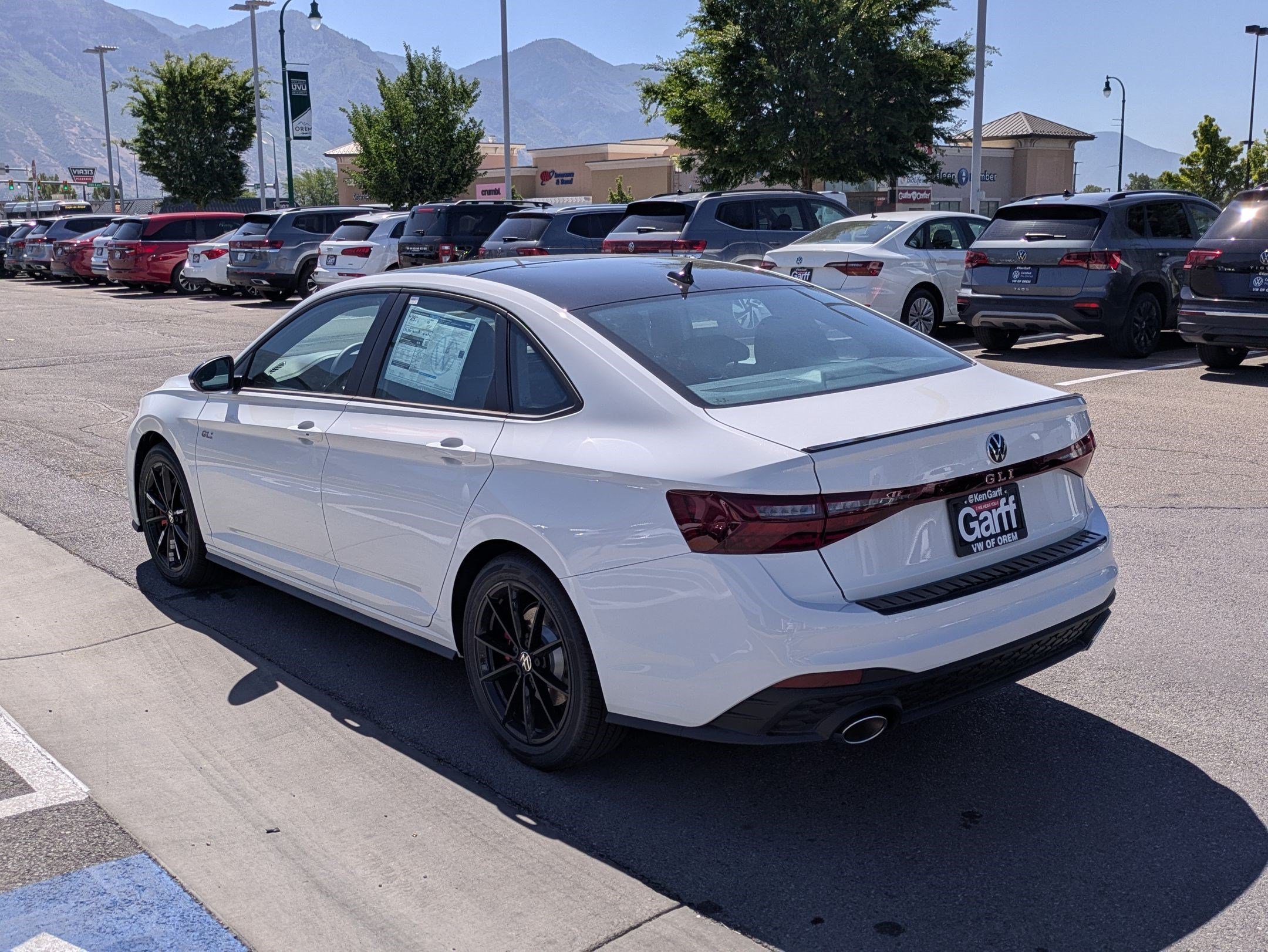 New 2026 Pure White w/Deep Black Roof Volkswagen Autobahn image 5