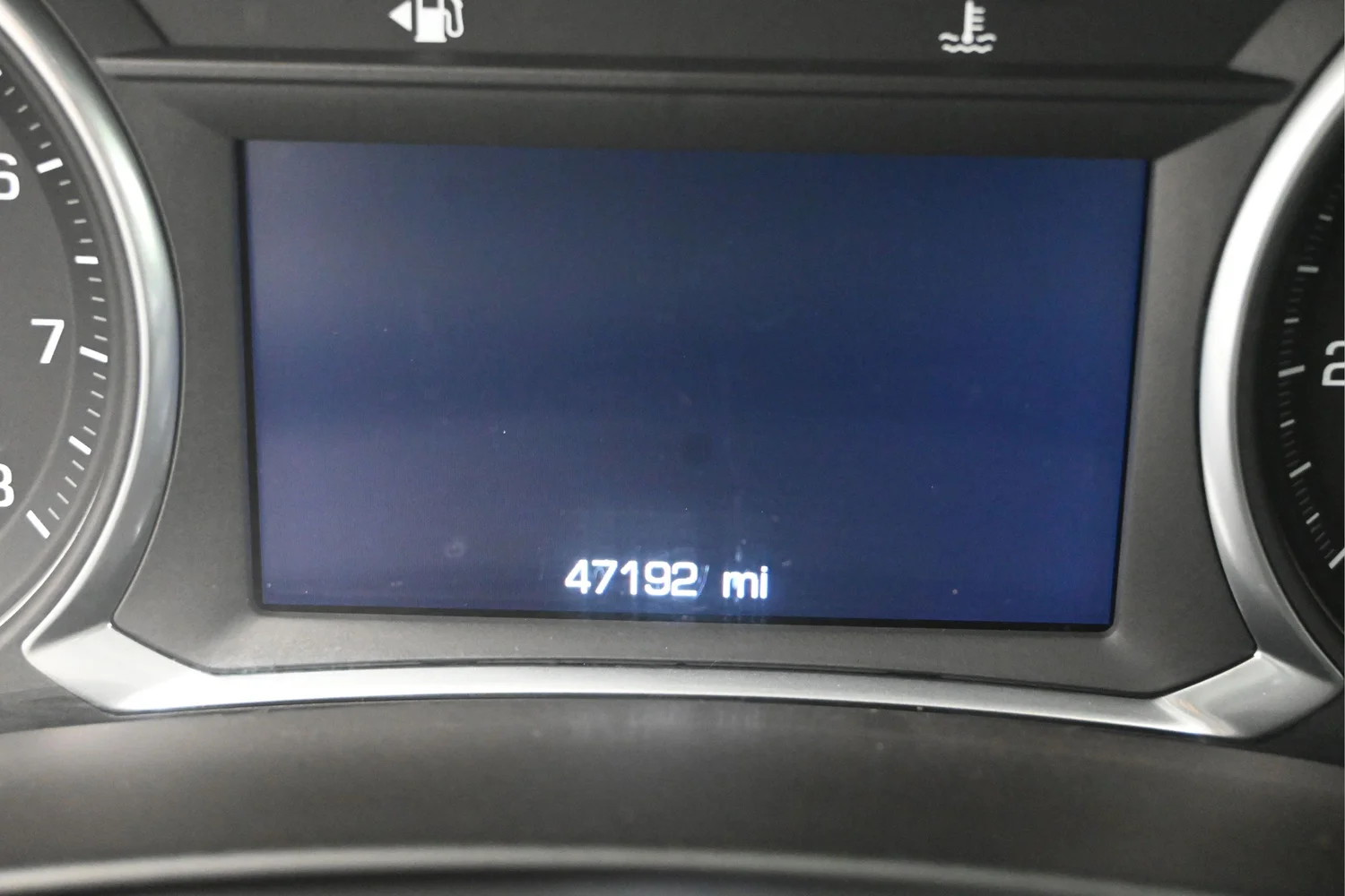 Used 2020 Black GMC SLE image 24