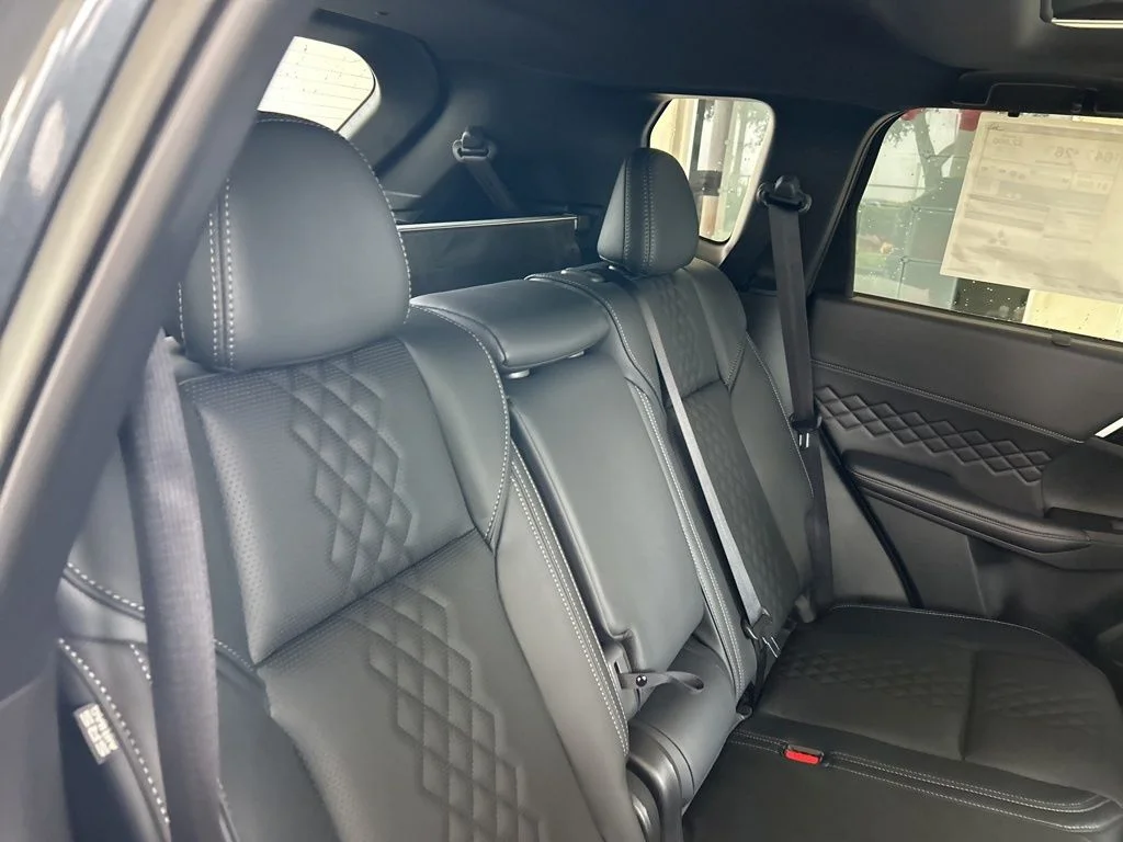 2025 Mitsubishi Outlander Plug-in Hybrid SEL Black Edition - Photo 31