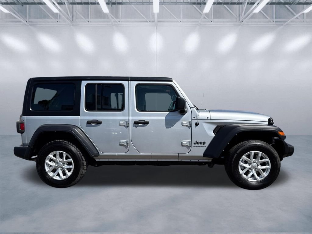 Used 2023 Silver Jeep Sport S image 3