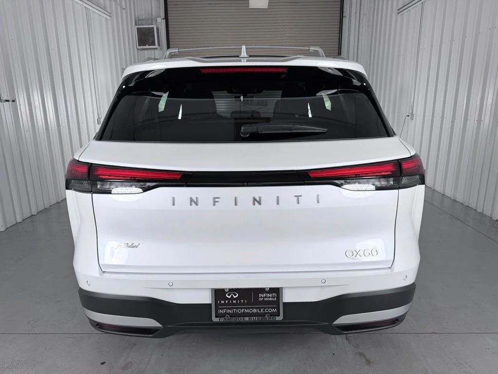New 2027 RADIANT WHITE INFINITI Luxe FWD image 7